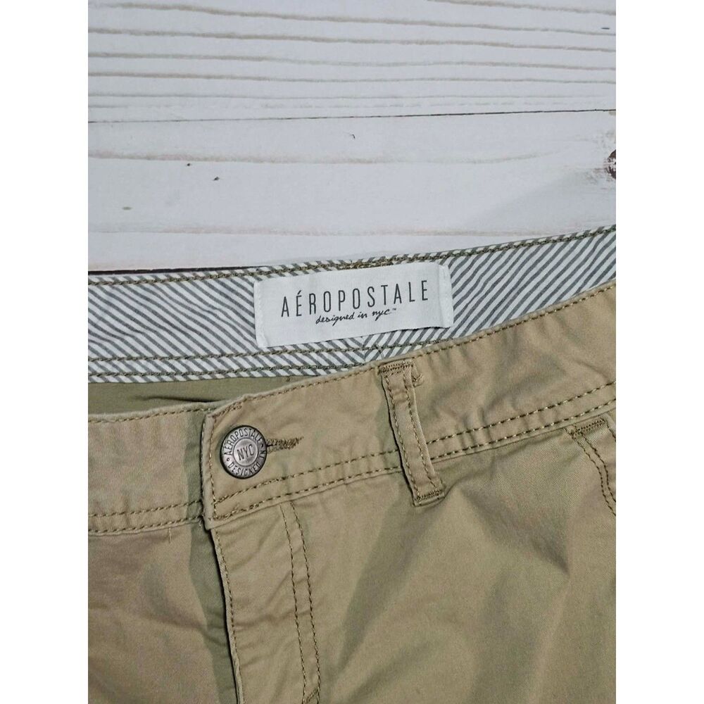 Aéropostale Women’s Size 10 Khaki Midi Pull Shorts Tan Cotton Blend - Picture 2 of 5